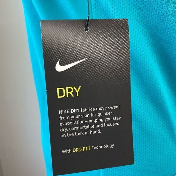 NWT Nike T-Shirt Size S - Picture 4 of 8